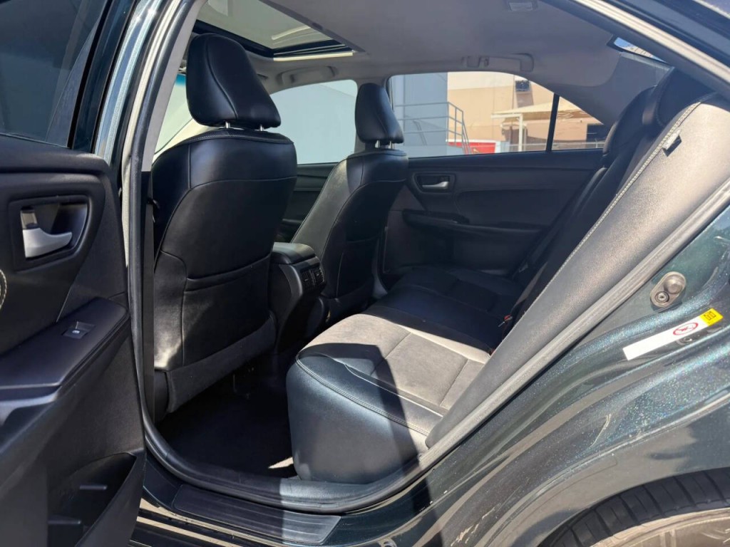 2015 Toyota Camry Image 14