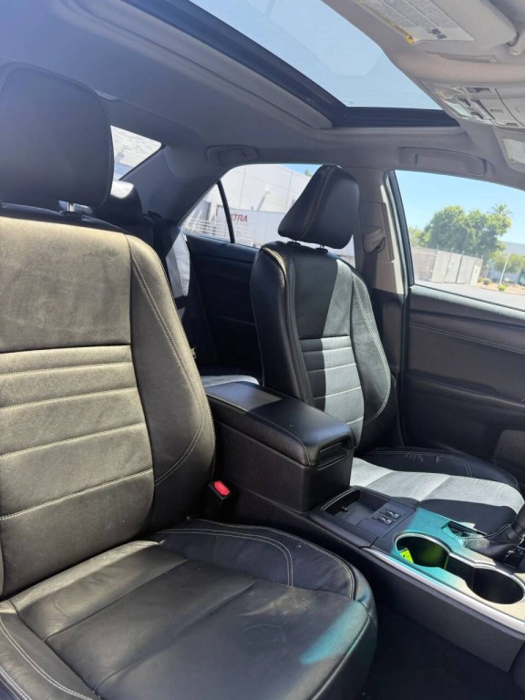 2015 Toyota Camry Image 20