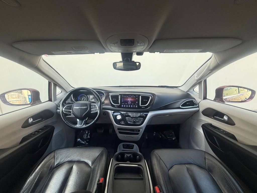 2017 Chrysler Pacifica Image 13