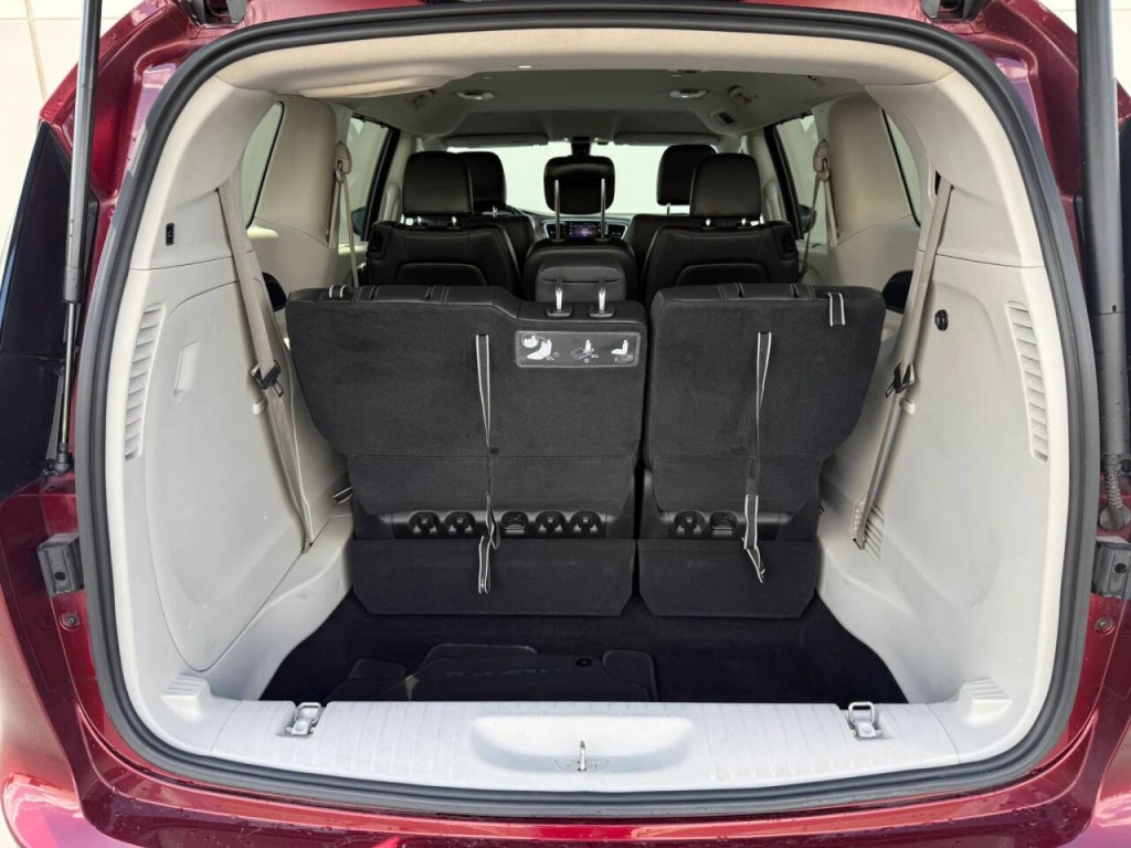 2017 Chrysler Pacifica Image 22