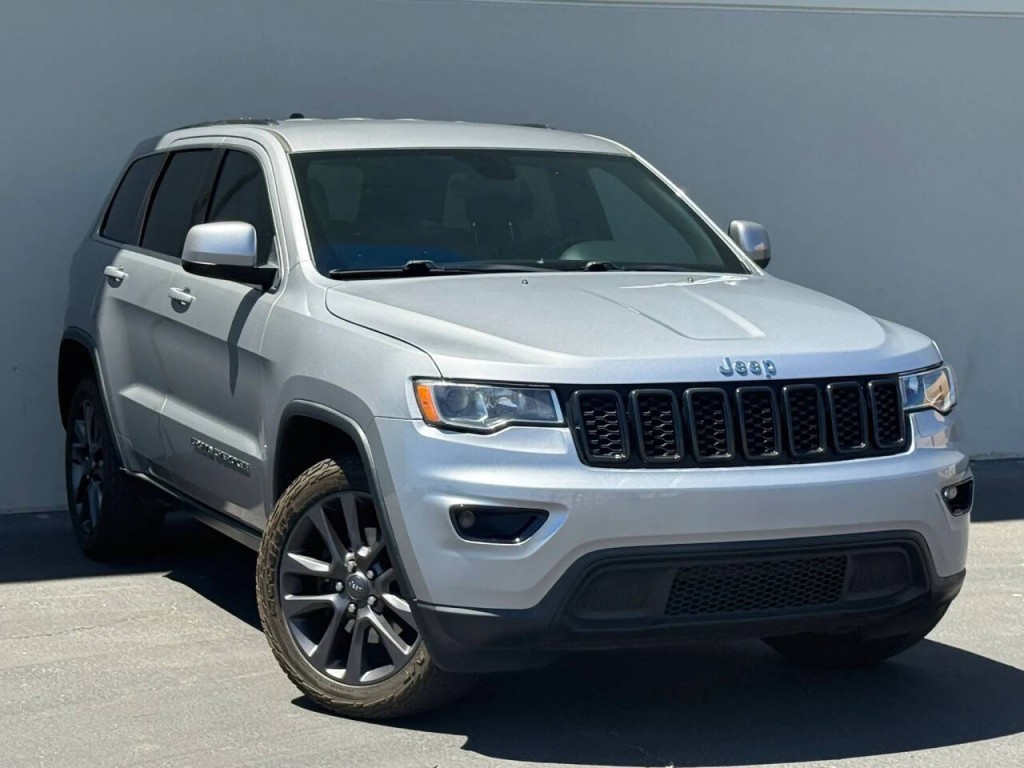 2017 Jeep Grand Cherokee Image 1