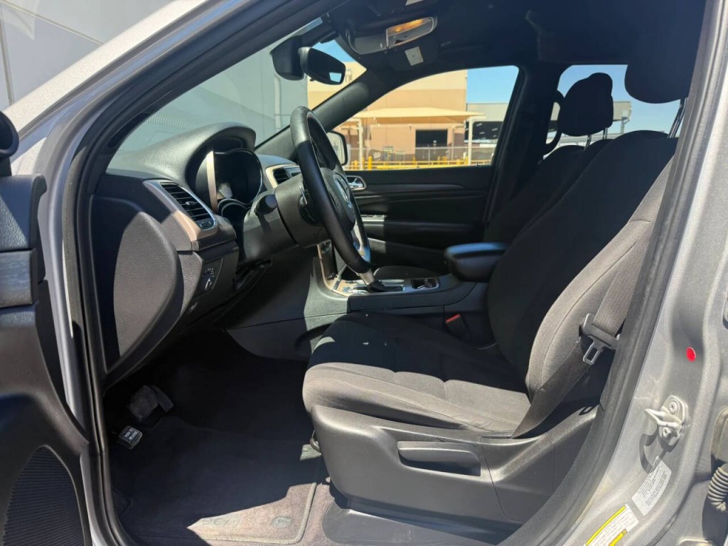2017 Jeep Grand Cherokee Image 9