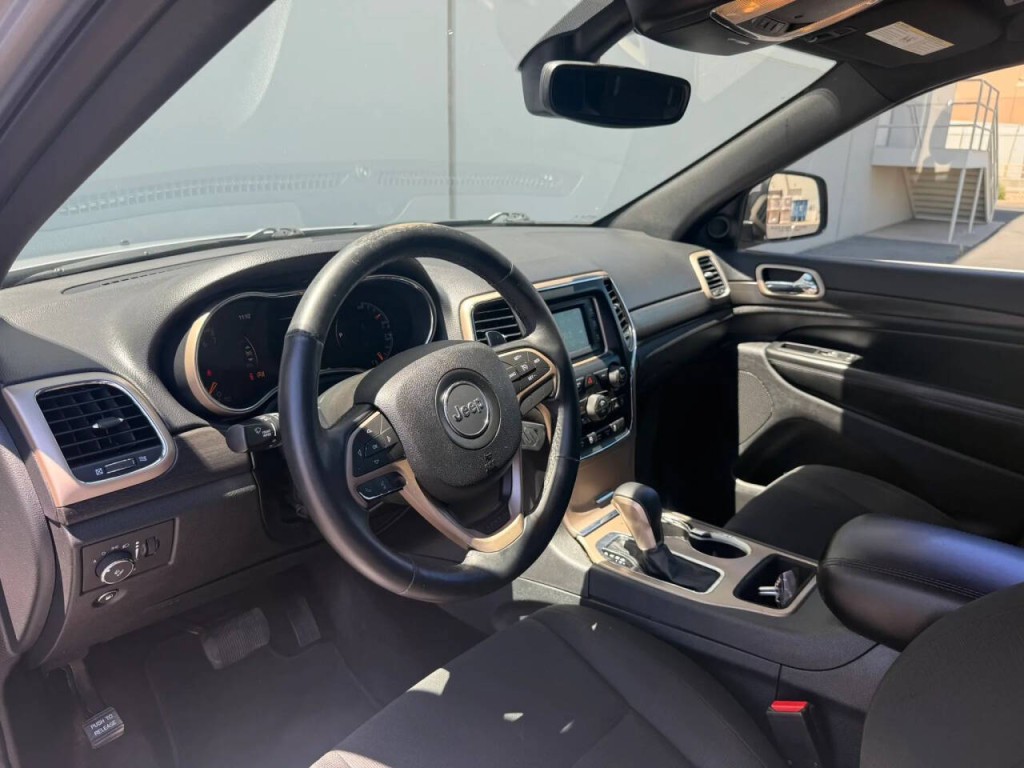 2017 Jeep Grand Cherokee Image 11