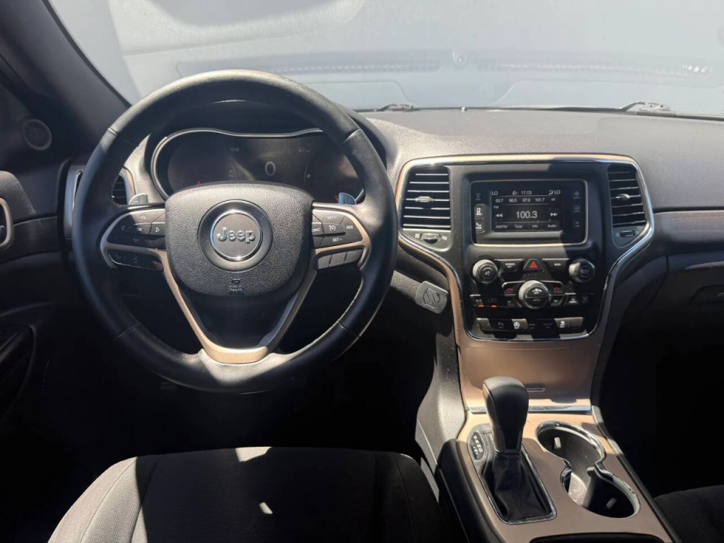 2017 Jeep Grand Cherokee Image 12