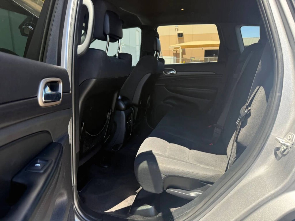 2017 Jeep Grand Cherokee Image 14