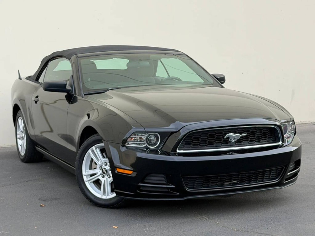 2014 Ford Mustang Image 1