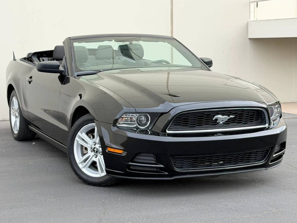 2014 Ford Mustang Image 2