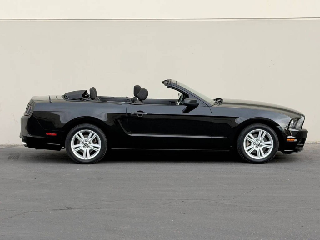 2014 Ford Mustang Image 8
