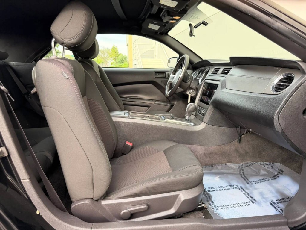 2014 Ford Mustang Image 22