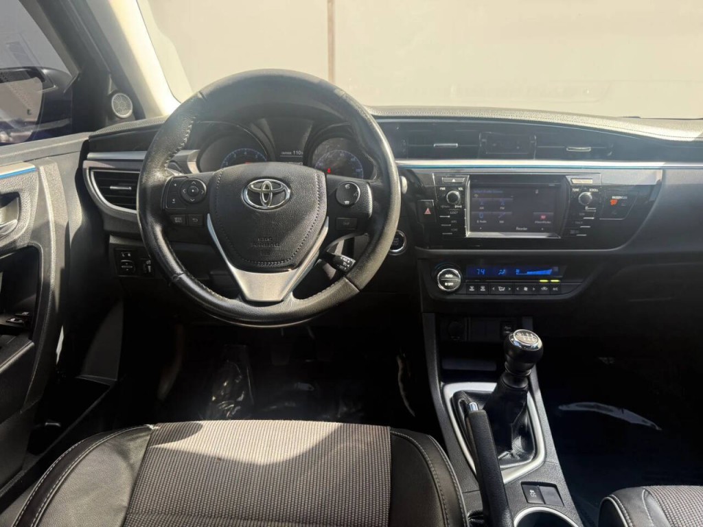 2016 Toyota Corolla Image 12