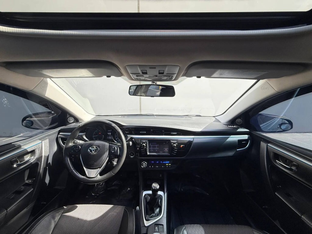 2016 Toyota Corolla Image 13
