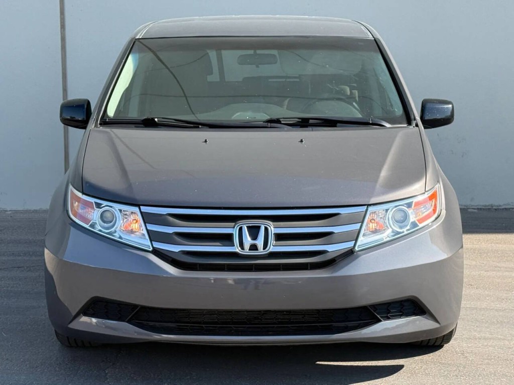 2013 Honda Odyssey Image 2