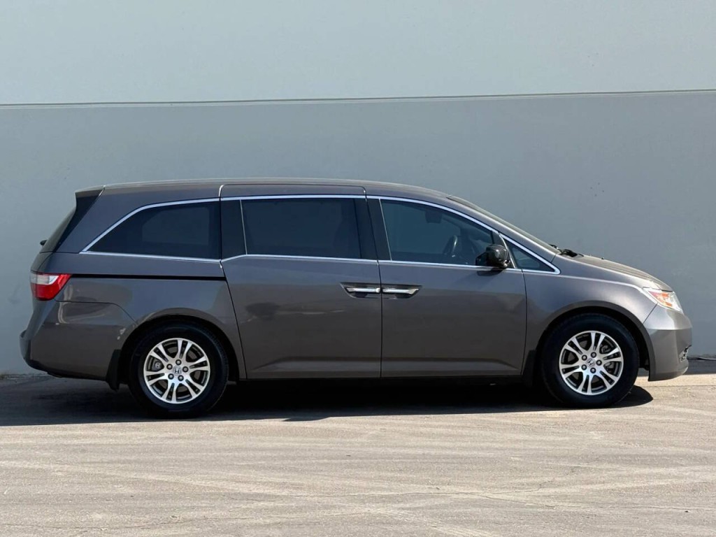 2013 Honda Odyssey Image 4