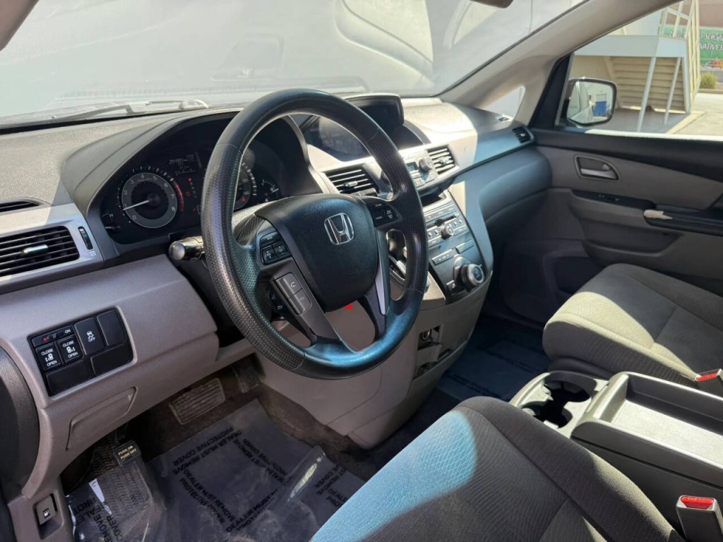 2013 Honda Odyssey Image 11