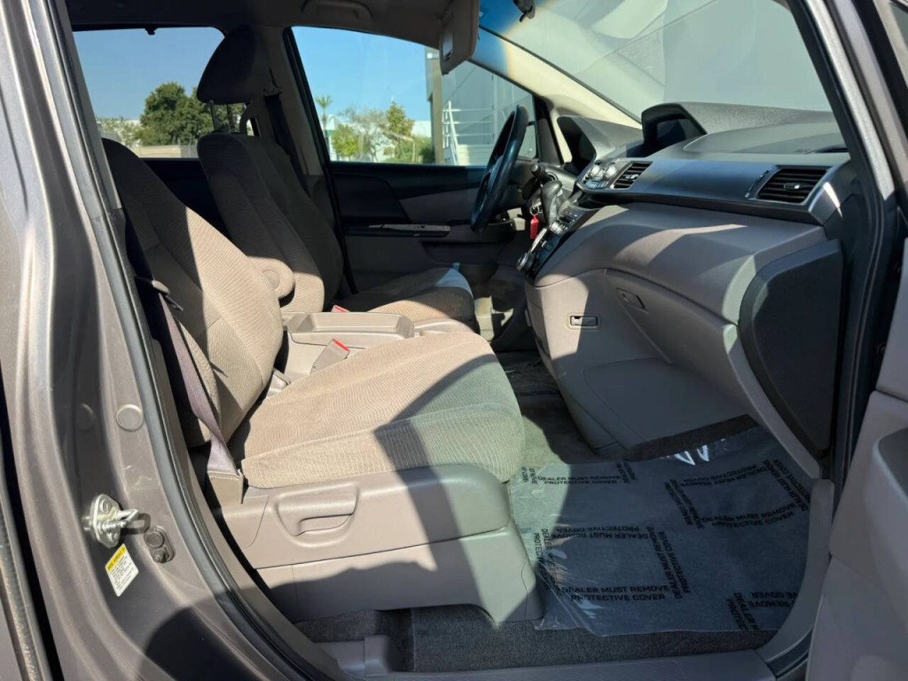 2013 Honda Odyssey Image 16