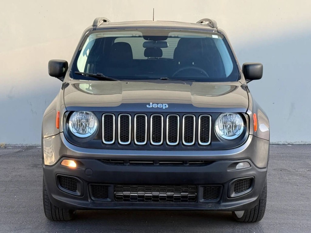 2016 Jeep Renegade Image 2