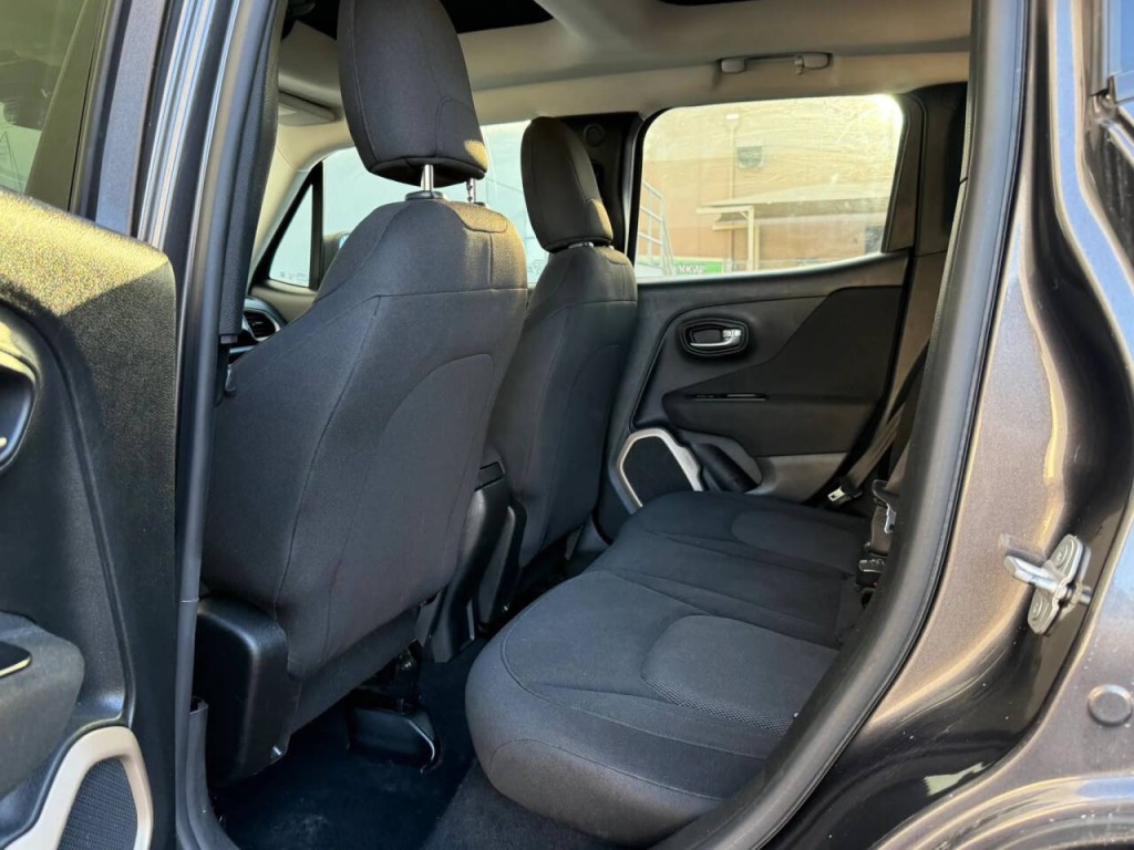 2016 Jeep Renegade Image 13