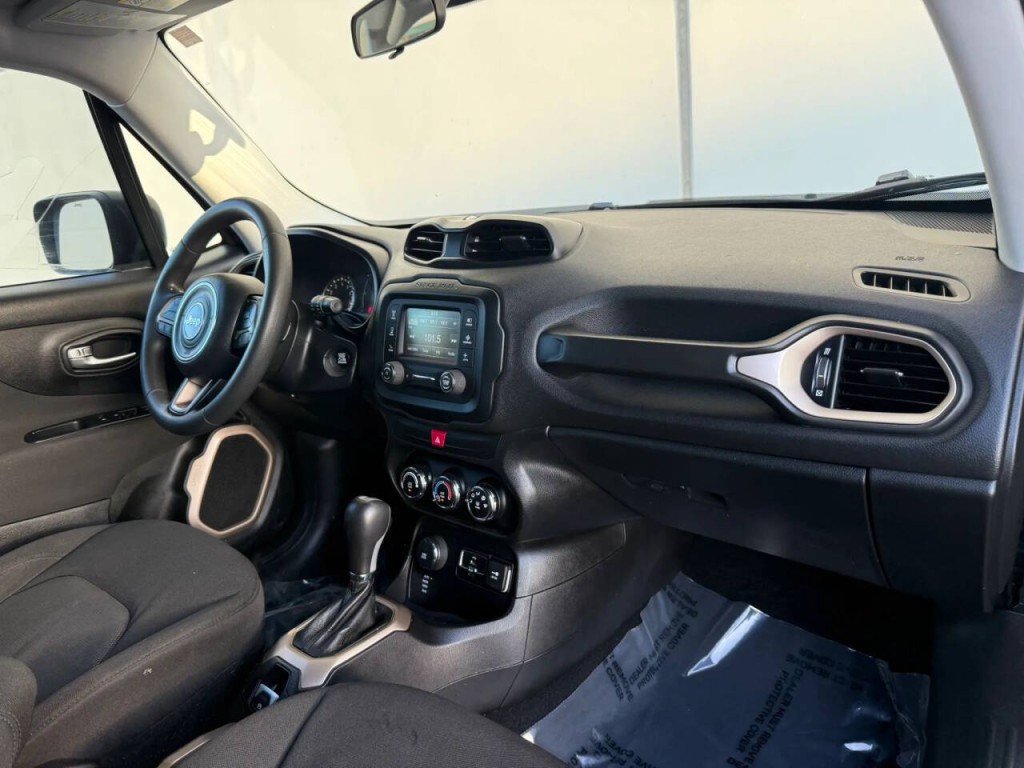 2016 Jeep Renegade Image 18