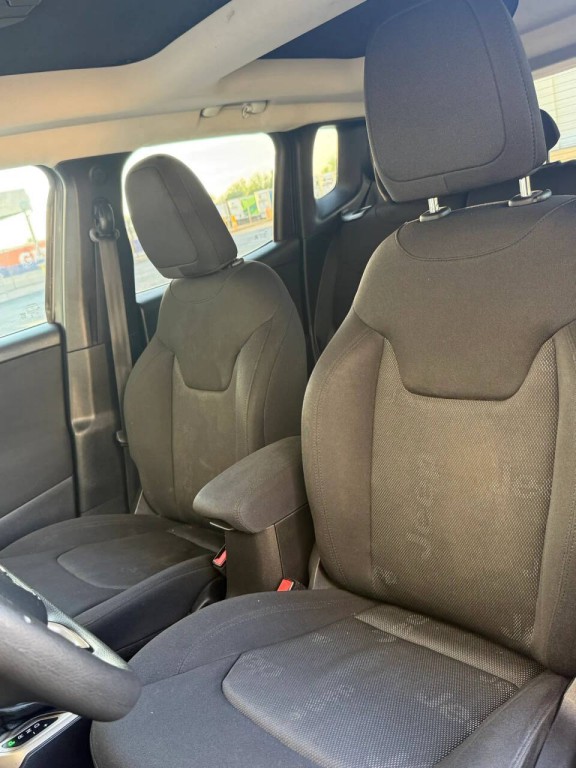 2016 Jeep Renegade Image 10