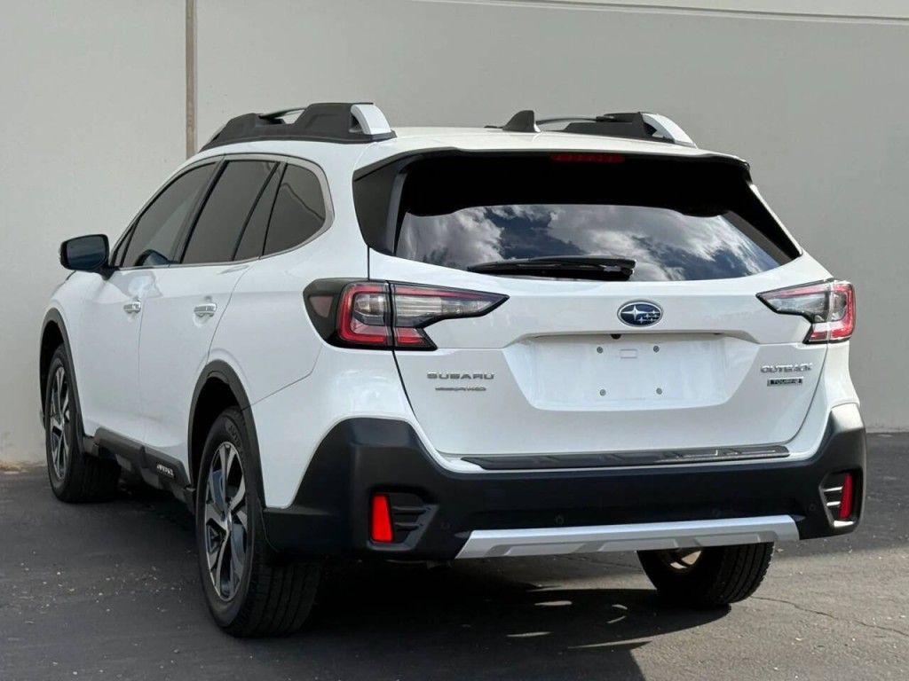 2020 Subaru Outback Image 6