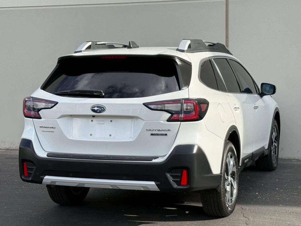 2020 Subaru Outback Image 8
