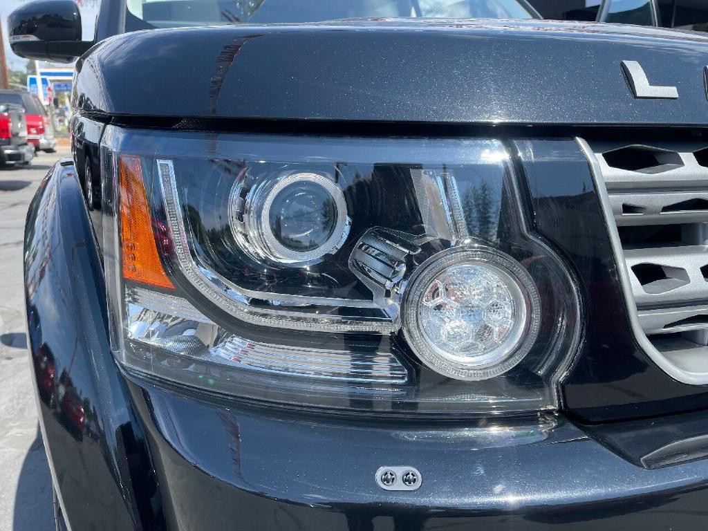 2016 Land Rover LR4 Image 18