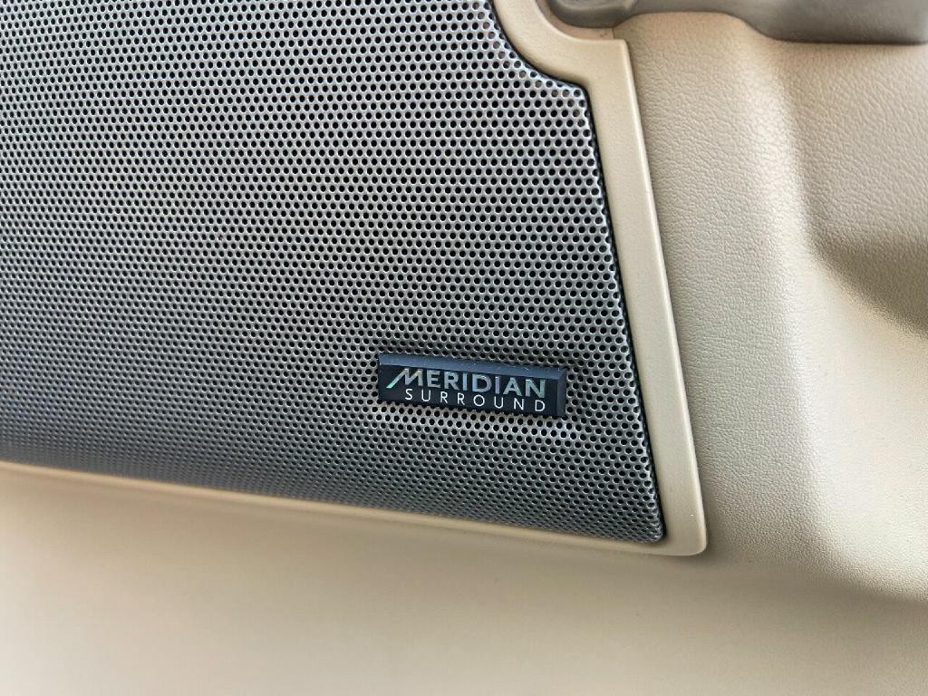 2016 Land Rover LR4 Image 23