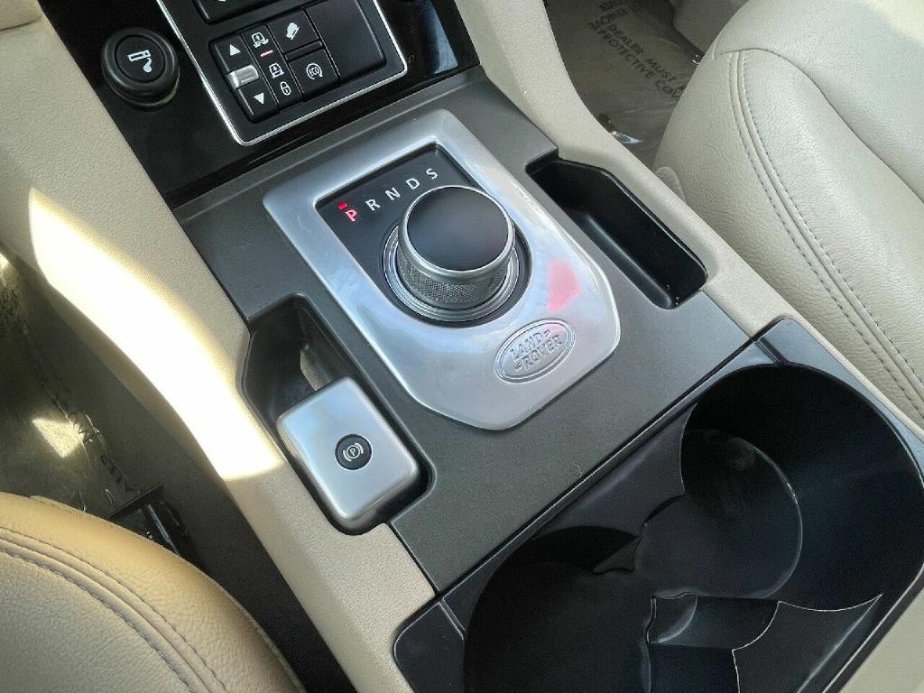 2016 Land Rover LR4 Image 27