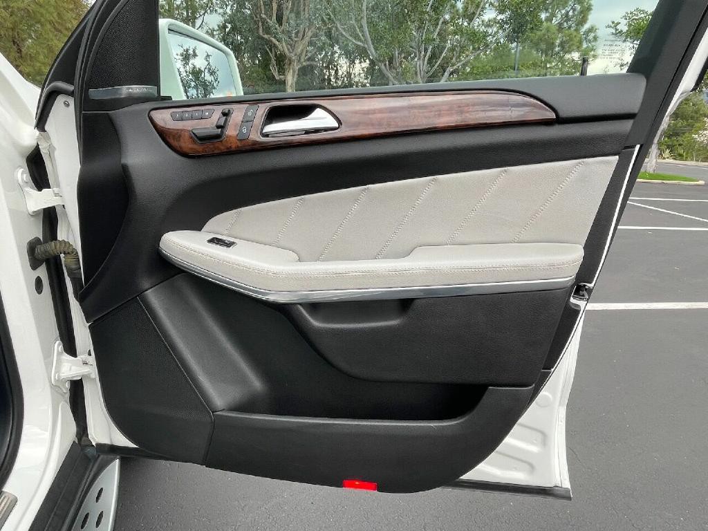2014 Mercedes-Benz GL-Class Image 24