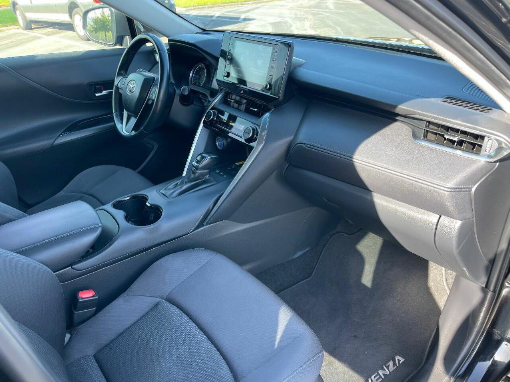 2021 Toyota Venza Image 11