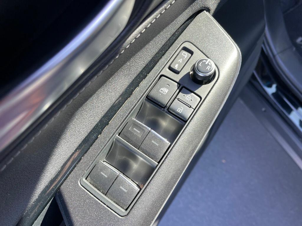 2021 Toyota Venza Image 22