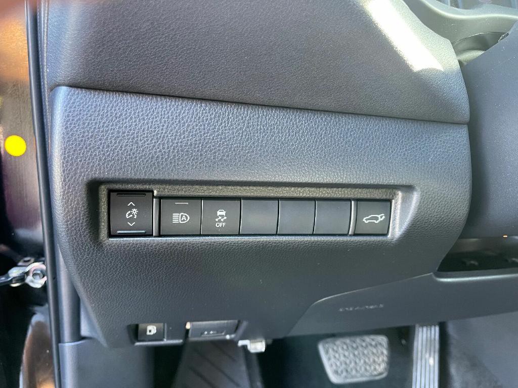 2021 Toyota Venza Image 23