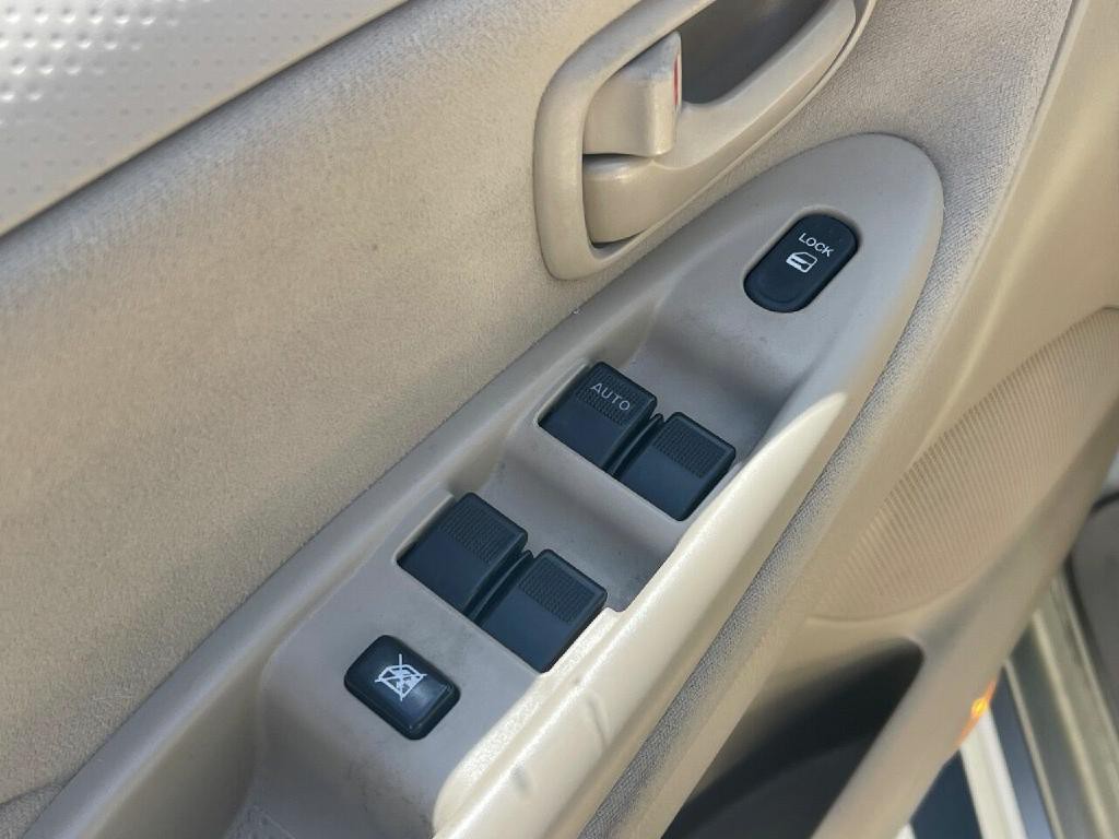 2005 Mazda MPV Image 19