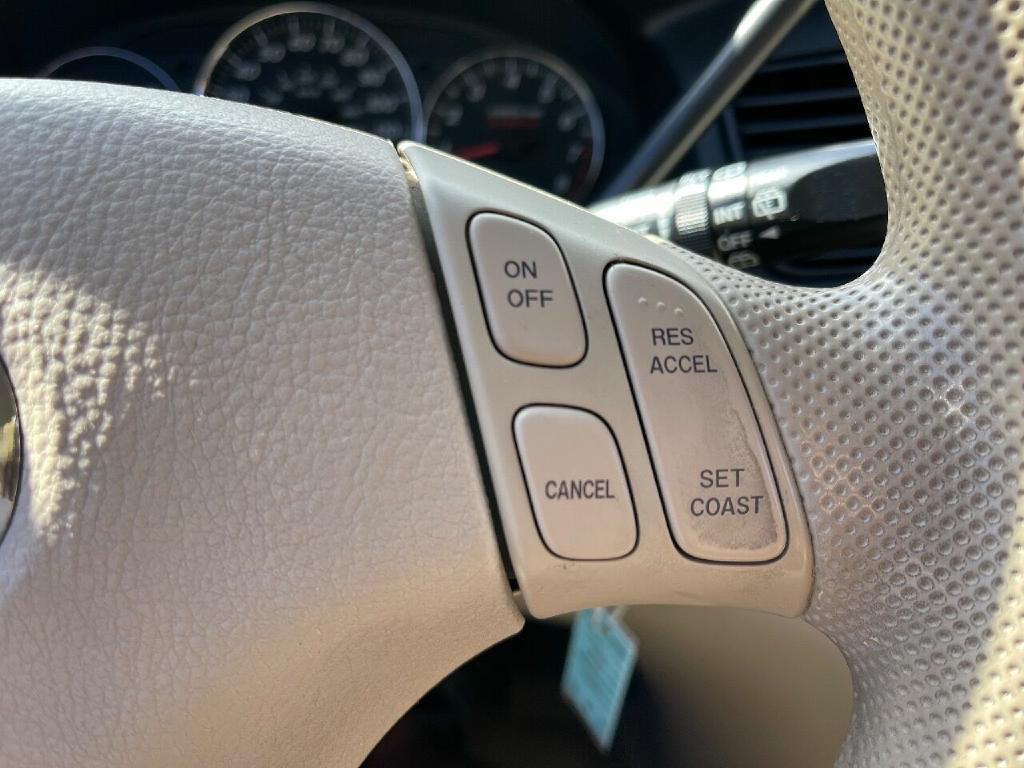 2005 Mazda MPV Image 24