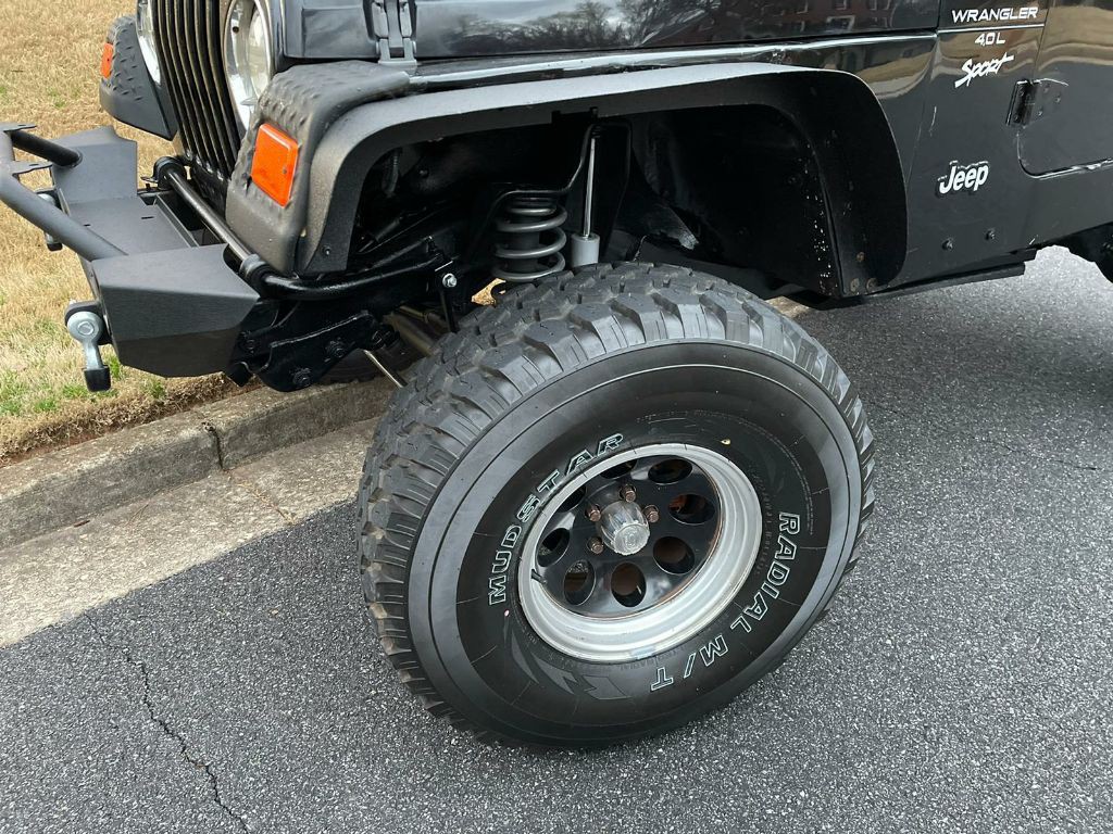 2000 Jeep Wrangler Image 2