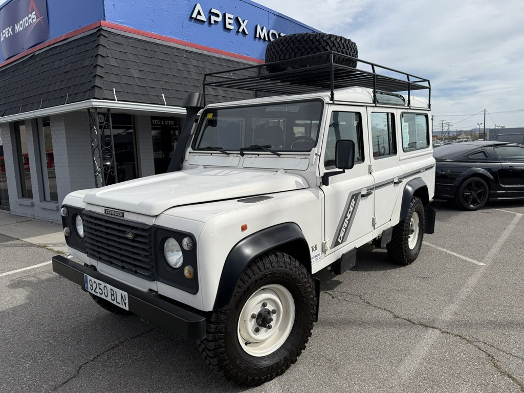 1996 Land Rover Defender Image 1