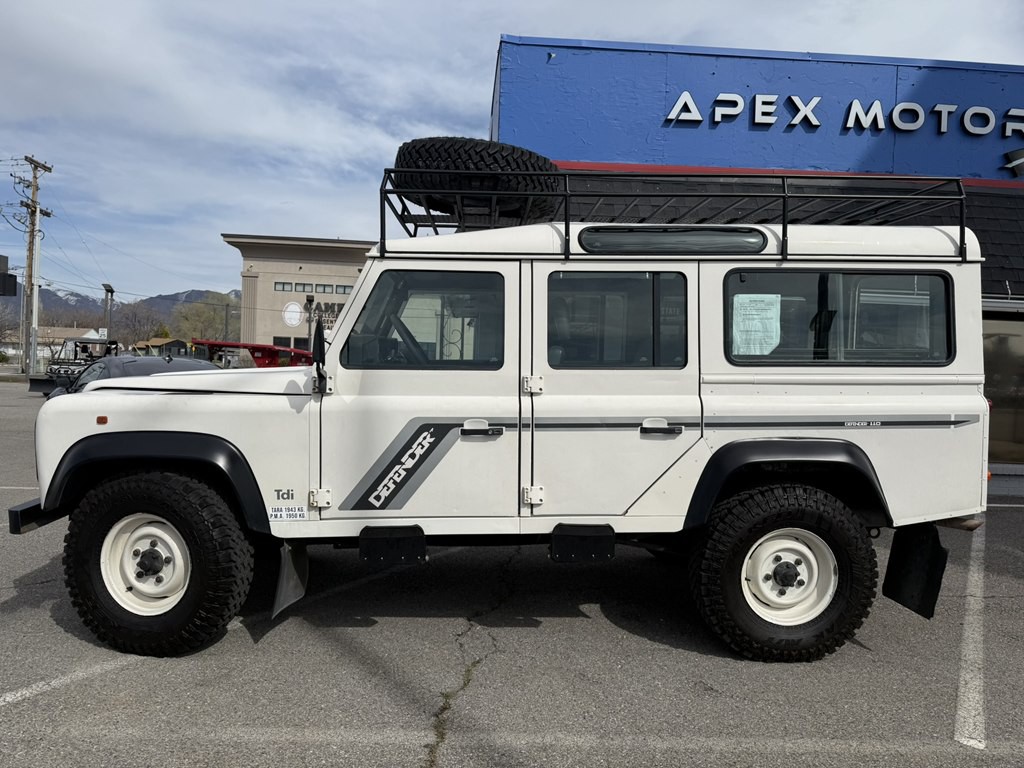 1996 Land Rover Defender Image 2