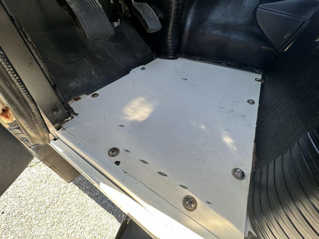 1996 Land Rover Defender Image 19