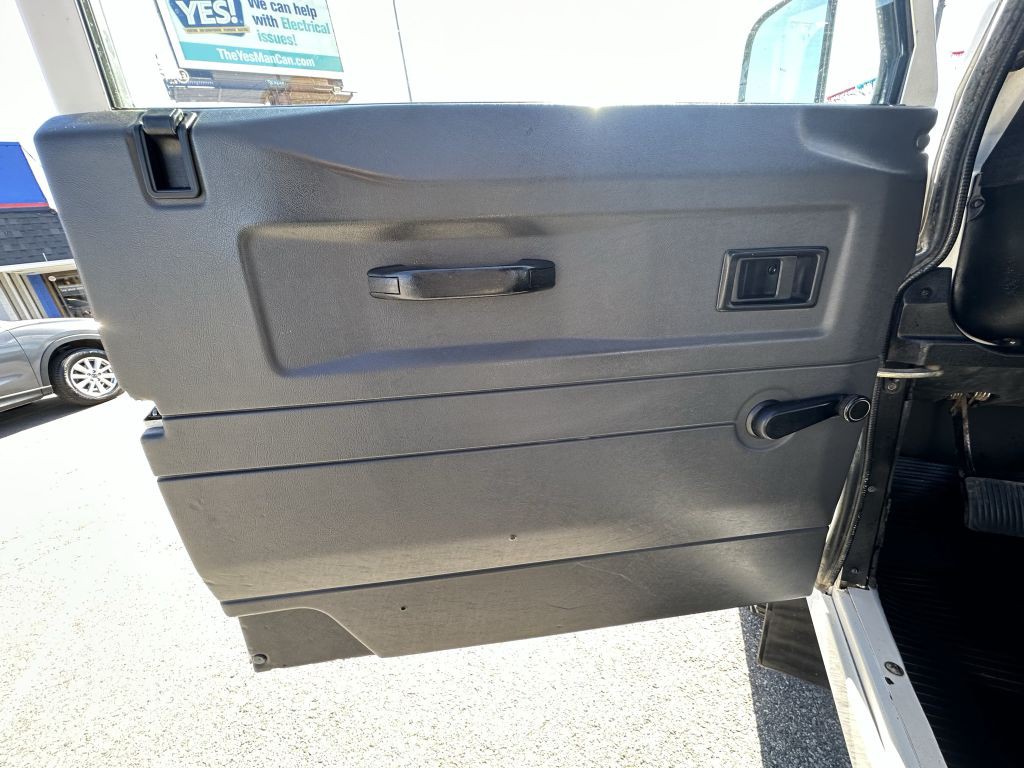 1996 Land Rover Defender Image 20