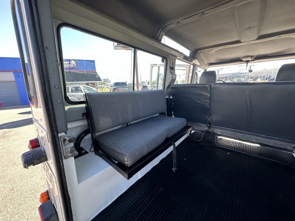 1996 Land Rover Defender Image 27