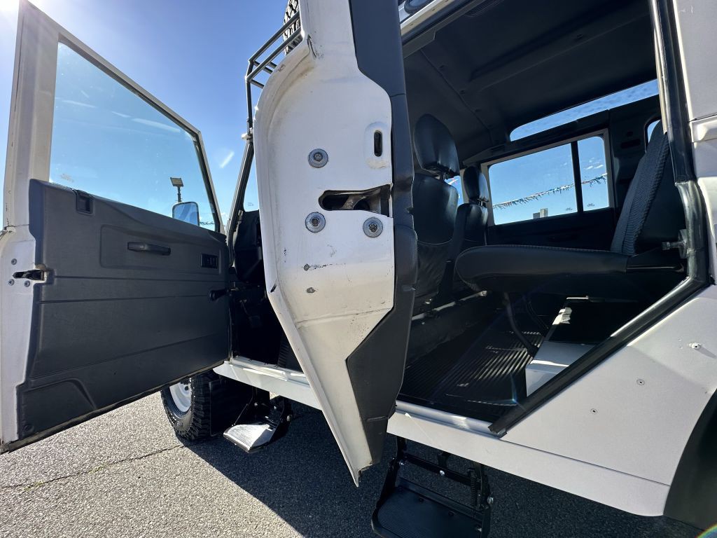 1996 Land Rover Defender Image 45