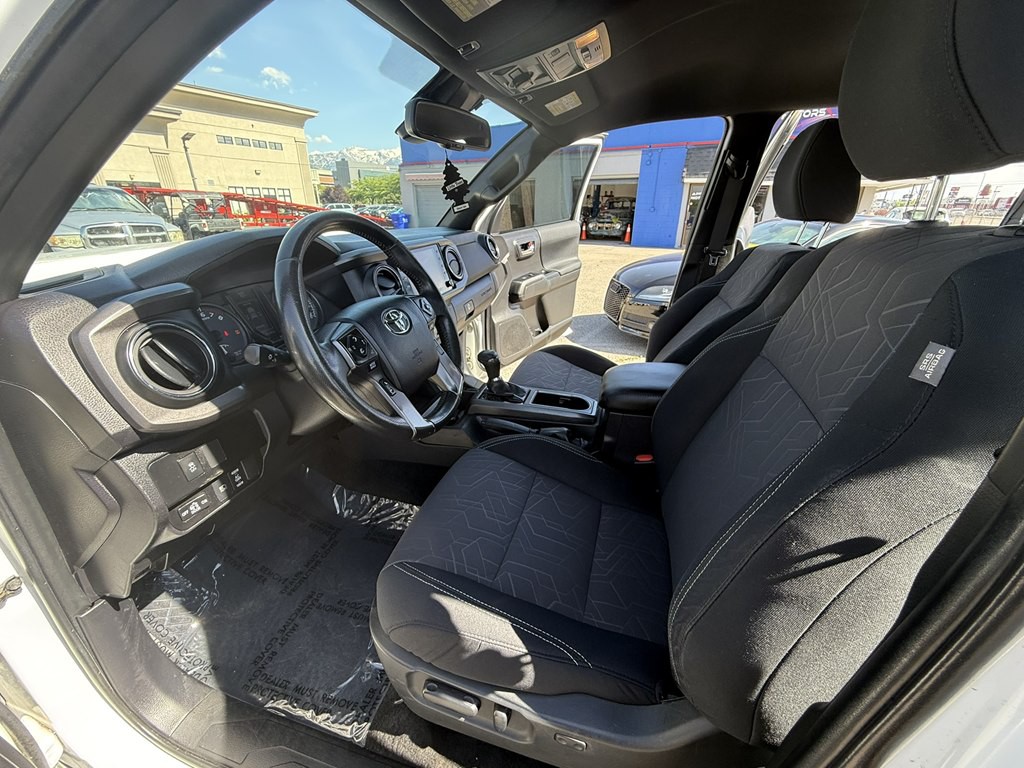 2022 Toyota Tacoma Image 9