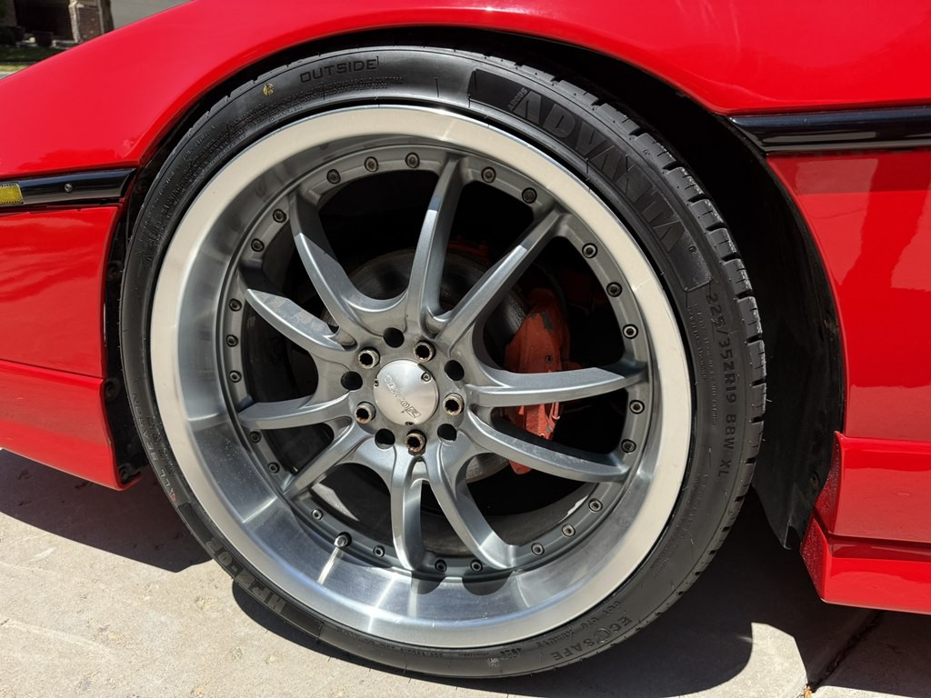 1988 Pontiac Fiero Image 8