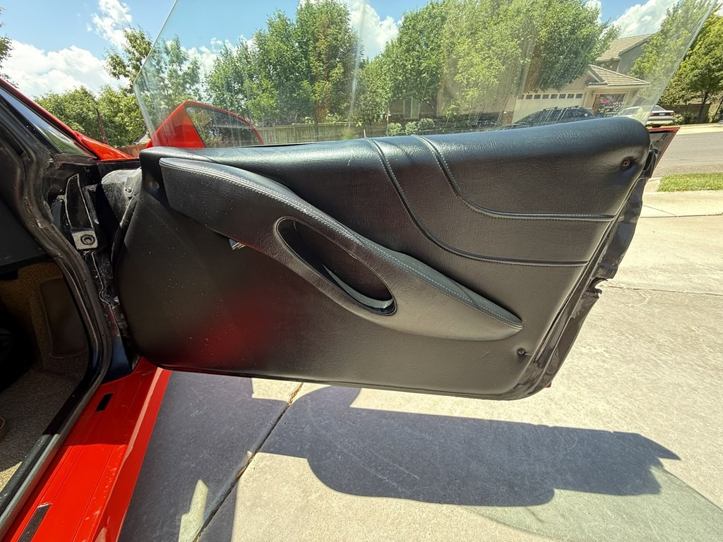 1988 Pontiac Fiero Image 13