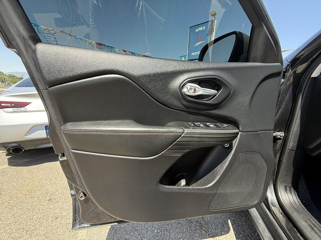 2014 Jeep Cherokee Image 18