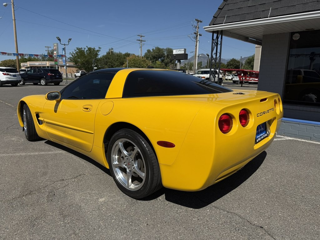 2001 Chevrolet Corvette Image 3