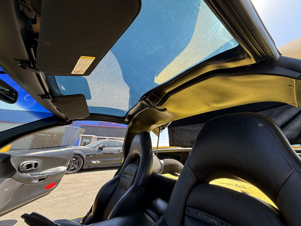 2001 Chevrolet Corvette Image 14