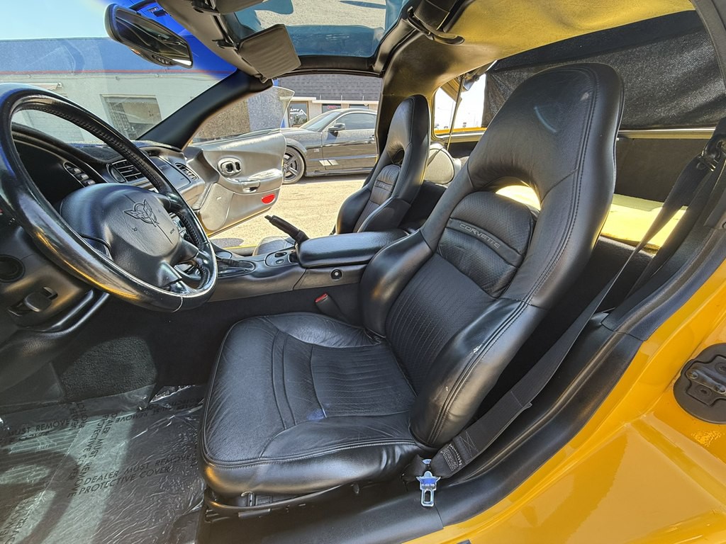 2001 Chevrolet Corvette Image 15