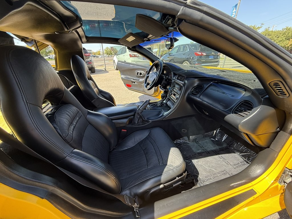 2001 Chevrolet Corvette Image 18