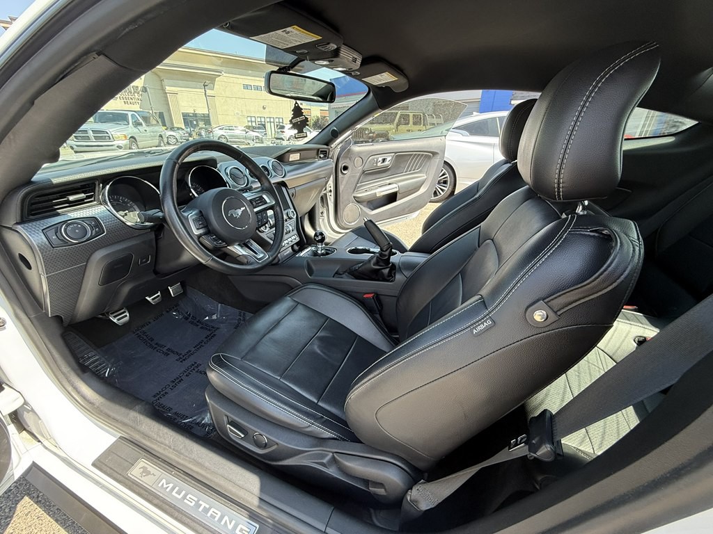 2017 Ford Mustang Image 8